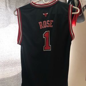 Derick rose jersey (bulls)